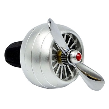 Odorizant auto in forma de motor avion cu elice , mini ventilator, ambalat in cutie metatalica, argintiu Odorizant auto in forma de motor avion cu elice , mini ventilator, ambalat in cutie metatalica, argintiu
