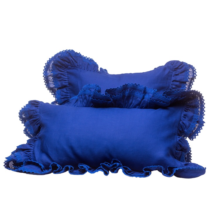 Husa perna in premium, albastru royal, cu volane si broderie bumbac 30X50cm