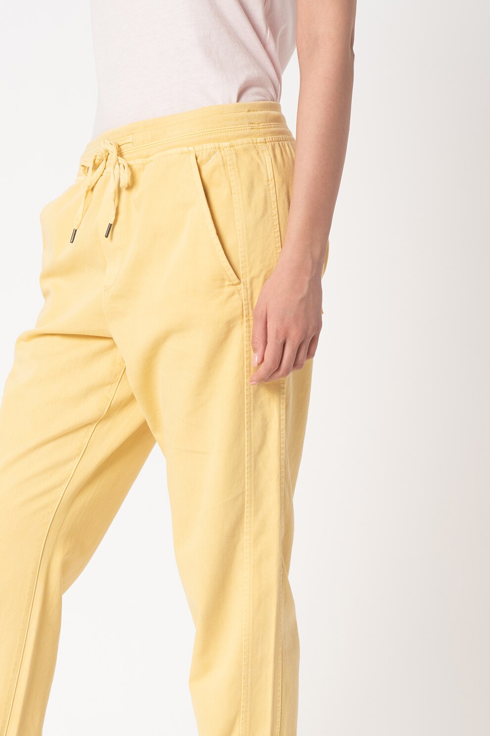 GAP, Pantaloni sport crop din amestec de lyocell cu croiala conica, Galben