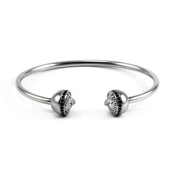 Bratara din Otel inoxidabil, capete de leu decorate cu diamante CZ Bratara din Otel inoxidabil, capete de leu decorate cu diamante CZ