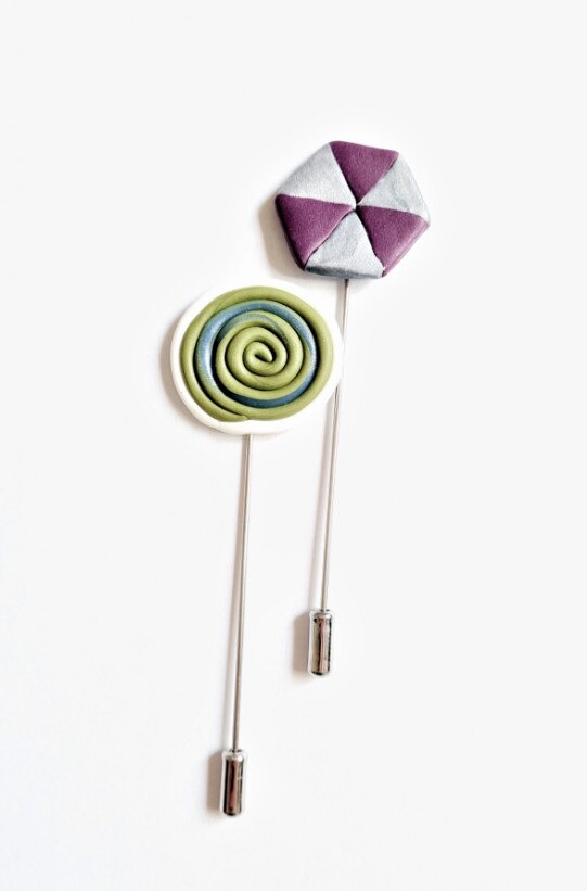 Set 2 brose colorate palarie/rever mov/verde