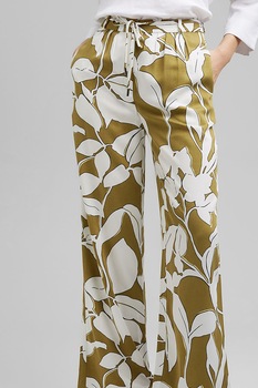 Esprit, Pantaloni cu croiala ampla si imprimeu floral, Alb/Verde oliv, W34-L30 Esprit, Pantaloni cu croiala ampla si imprimeu floral, Alb/Verde oliv, W34-L30