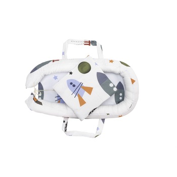 Pozitionator SomnArt baby nest Pisicute, Rachete, Multicolor Pozitionator SomnArt baby nest Pisicute, Rachete, Multicolor