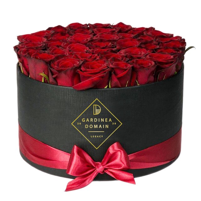 Aranjament floral Gardinea Domain, 25 trandafiri rosii, hand made, cutie neagra