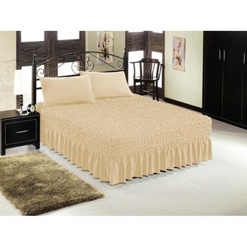 Husa elastica din material creponat, cu volan, pentru pat si 2 fete perna 50 x 70 cm, Bej Husa elastica din material creponat, cu volan, pentru pat si 2 fete perna 50 x 70 cm, Bej