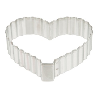 Set decupator in forma de inimioara, 4 bucati, Wilton Set decupator in forma de inimioara, 4 bucati, Wilton