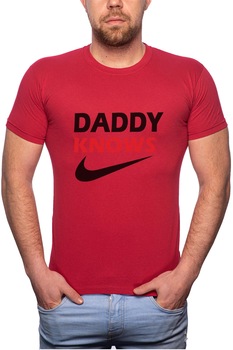 Tricou barbati, Daddy Knows, 100% Bumbac, R125, Rosu Bordeaux Tricou barbati, Daddy Knows, 100% Bumbac, R125, Rosu Bordeaux