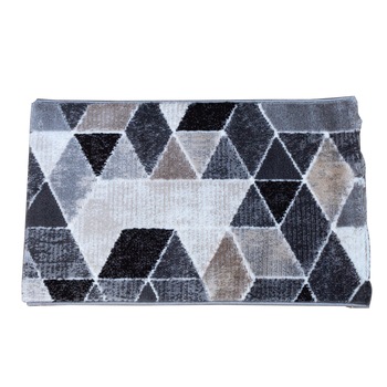 Covor Silver 177A, 50x80 cm,30% poliester 70% polipropilena heat-set , inaltime plus 9 mm, gramaj 1800g/mp, model romburi gri cu negru Covor Silver 177A, 50x80 cm,30% poliester 70% polipropilena heat-set , inaltime plus 9 mm, gramaj 1800g/mp, model romburi gri cu negru