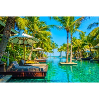 Fototapet de perete autoadeziv si lavabil Plaja72 cu casa si palmieri, 220 x 135 cm Fototapet de perete autoadeziv si lavabil Plaja72 cu casa si palmieri, 220 x 135 cm