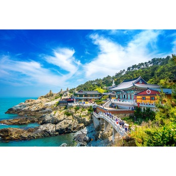 Fototapet de perete autoadeziv si lavabil Plaja69 cu templu budist, 270 x 200 cm Fototapet de perete autoadeziv si lavabil Plaja69 cu templu budist, 270 x 200 cm