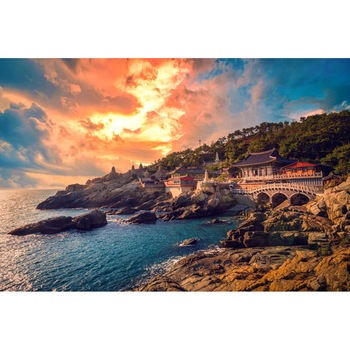 Fototapet de perete autoadeziv si lavabil Plaja71 cu templu in asfintit, 270 x 200 cm Fototapet de perete autoadeziv si lavabil Plaja71 cu templu in asfintit, 270 x 200 cm