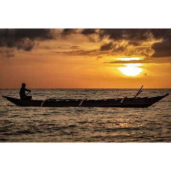 Tablou canvas Plaja64 cu barca in rasarit, 45 x 30 cm Tablou canvas Plaja64 cu barca in rasarit, 45 x 30 cm