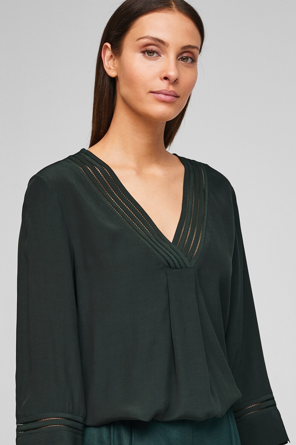 s.Oliver, Bluza cu decolteu in V si decupaje, Verde forest