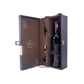 Set cadou luxury FineWineTaste ,cutie pentru sticla de vin din piele ecologica texturata, desfacator, picurator si inel incluse,interior captusit cu material placut la atingere,35x17 cm, negru, Doty Set cadou luxury FineWineTaste ,cutie pentru sticla de vin din piele ecologica texturata, desfacator, picurator si inel incluse,interior captusit cu material placut la atingere,35x17 cm, negru, Doty