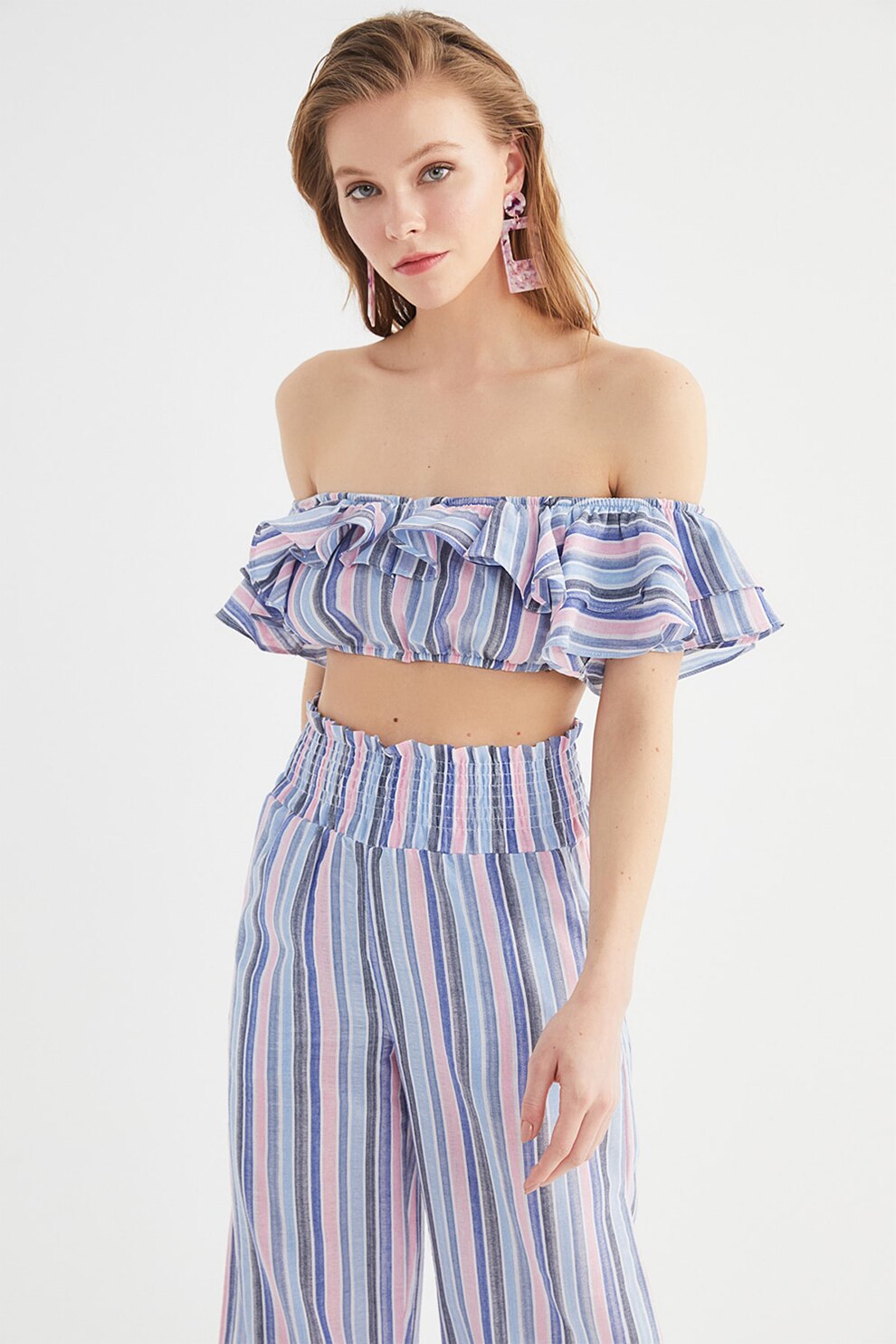 Erase Resistant Fearless Trendyol, Set de top crop cu dungi si pantaloni - 2 piese, Albastru/Roz, 40 - eMAG.ro Erase Resistant Fearless Trendyol, Set de top crop cu dungi si pantaloni - 2 piese, Albastru/Roz, 40 - eMAG.ro