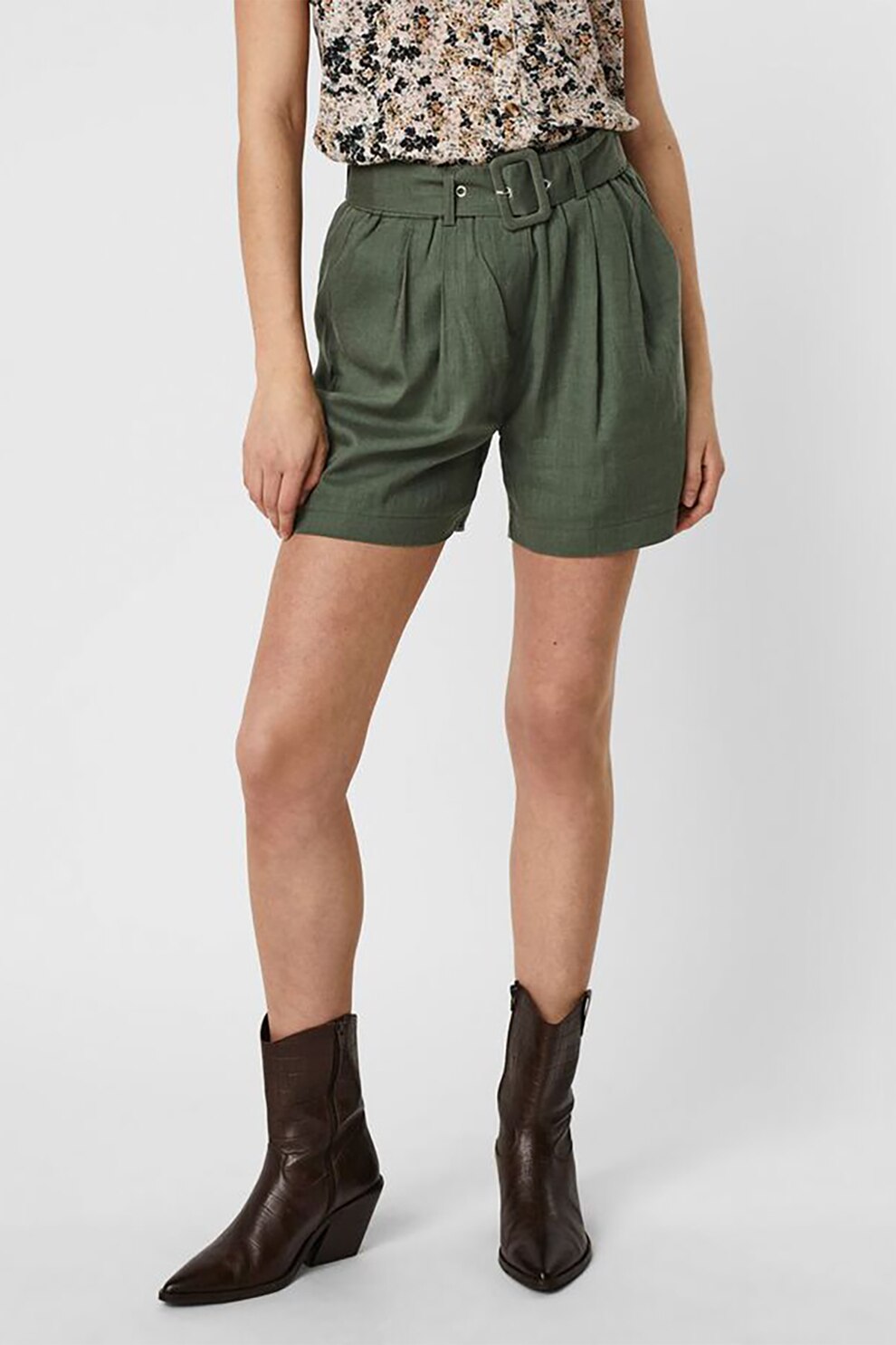 Vero Moda, Pantaloni scurti din amestec de in cu talie inalta, Verde militar