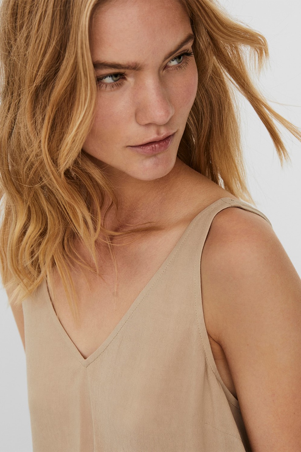 Vero Moda, Top cu decolteu in V Esther, Maro nisip, L