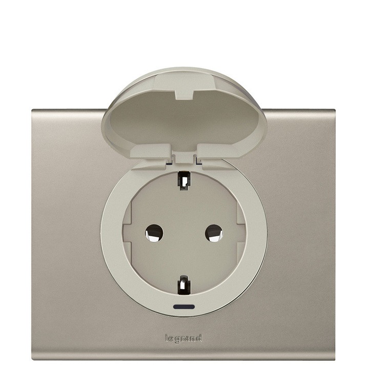 Céliane 2P+F заземен контакт с предпазен капак, винт