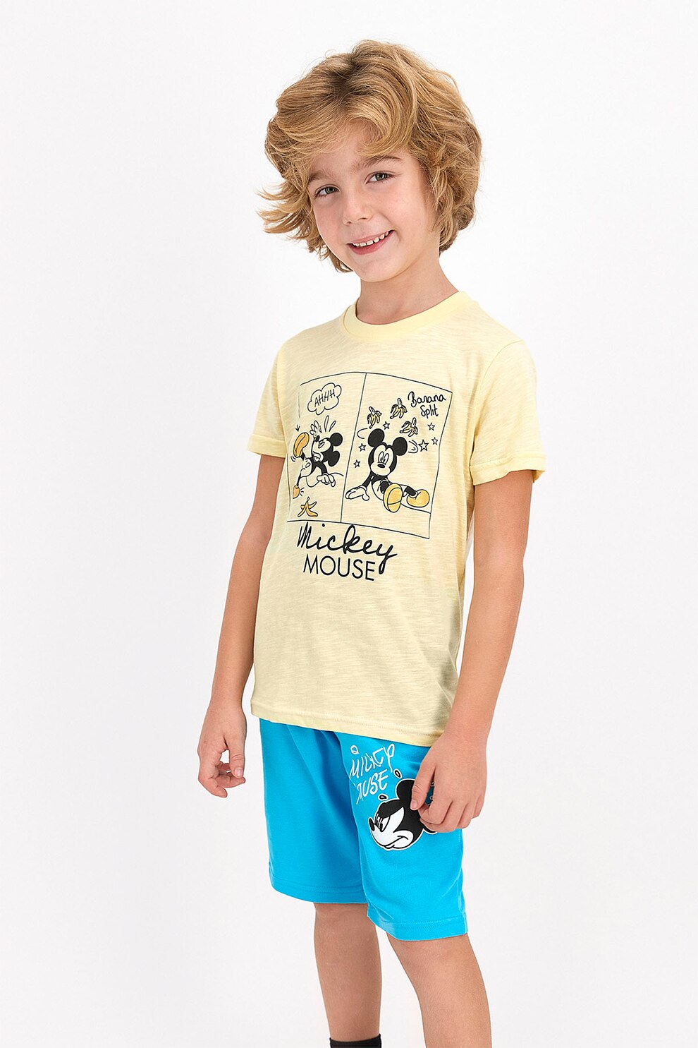 Disney, Set de jerseu cu bermude si tricou, cu imprimeu cu Mickey Mouse, Galben pal/Albastru