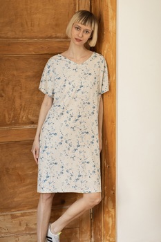 UNDRESS, Rochie lejera de in cu decolteu in V si imprimeu, Alb fildes/Albastru inchis UNDRESS, Rochie lejera de in cu decolteu in V si imprimeu, Alb fildes/Albastru inchis