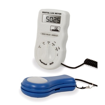 Lux Metru P5025 Peaktech su senzor siliconic tip foto-dioda (max. 50.000 lux) Lux Metru P5025 Peaktech su senzor siliconic tip foto-dioda (max. 50.000 lux)