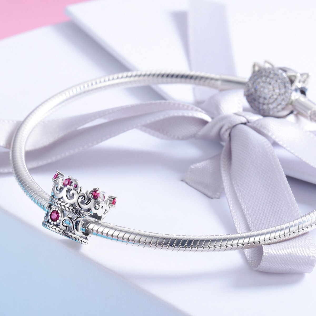 Talisman Queen's Crown Pentru Pandora eMAG.ro