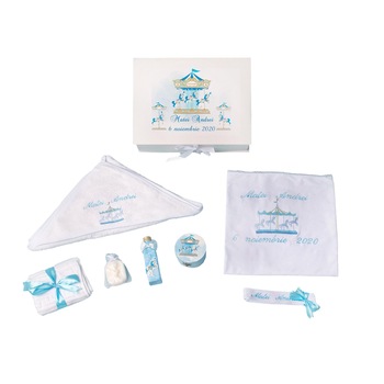 Trusou botez Carousel 7 piese, personalizat prin brodare Trusou botez Carousel 7 piese, personalizat prin brodare