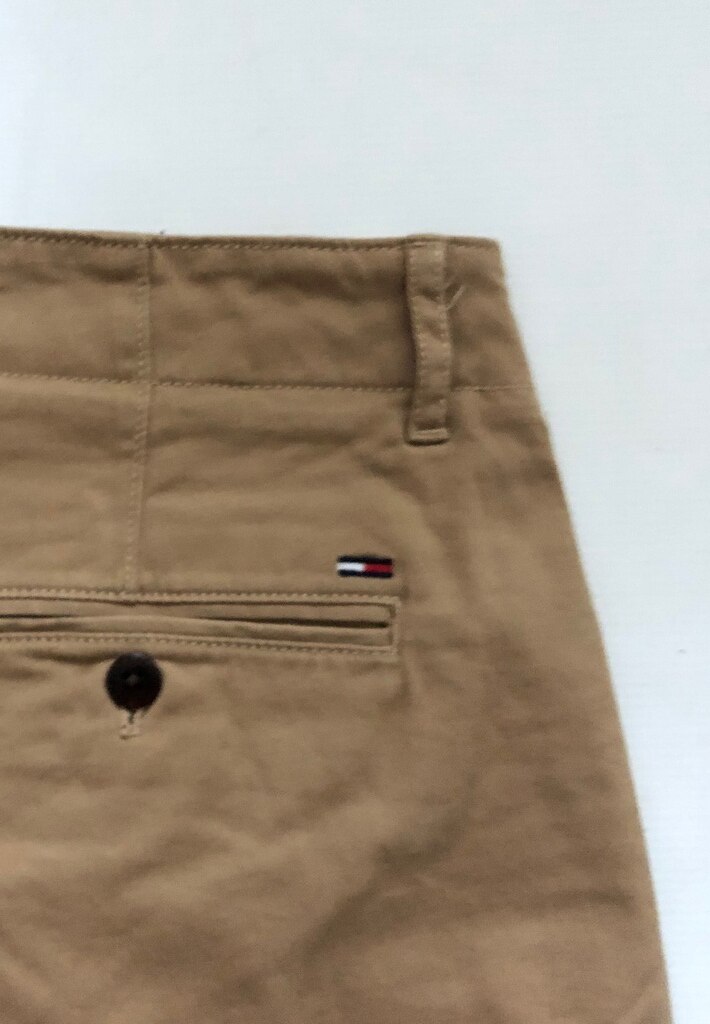 chinos tommy