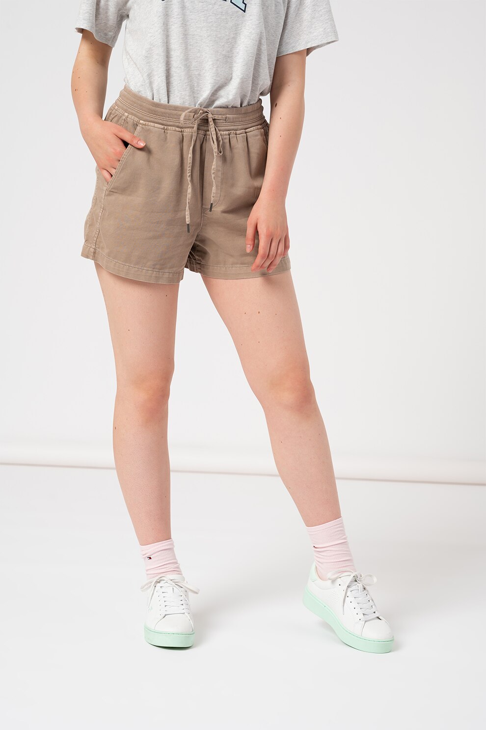 GAP, Pantaloni scurti din amestec de lyocell cu talie ajustabila, Maro nisip