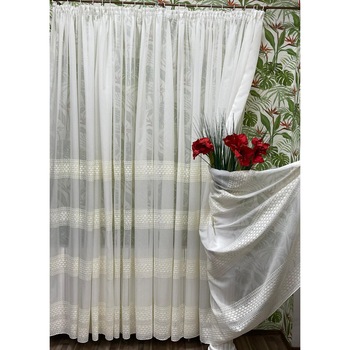 Perdea brodata  Perdea brodata