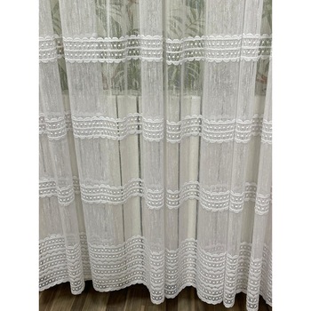 Perdea brodata  Perdea brodata