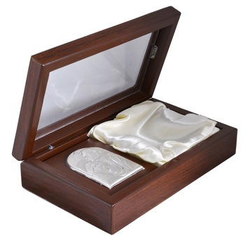 Caseta pastrare bijuterii, rozar, etc - Lemn natural masiv, contine icoana placata cu argint - 16x10 cm Caseta pastrare bijuterii, rozar, etc - Lemn natural masiv, contine icoana placata cu argint - 16x10 cm