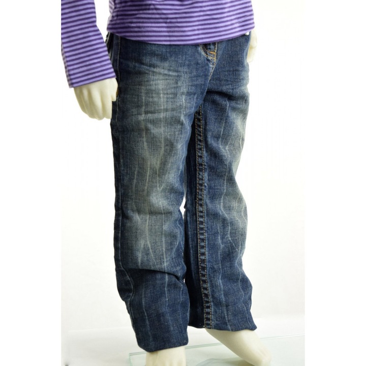 s. Oliver Lany farmer, kek, Kék