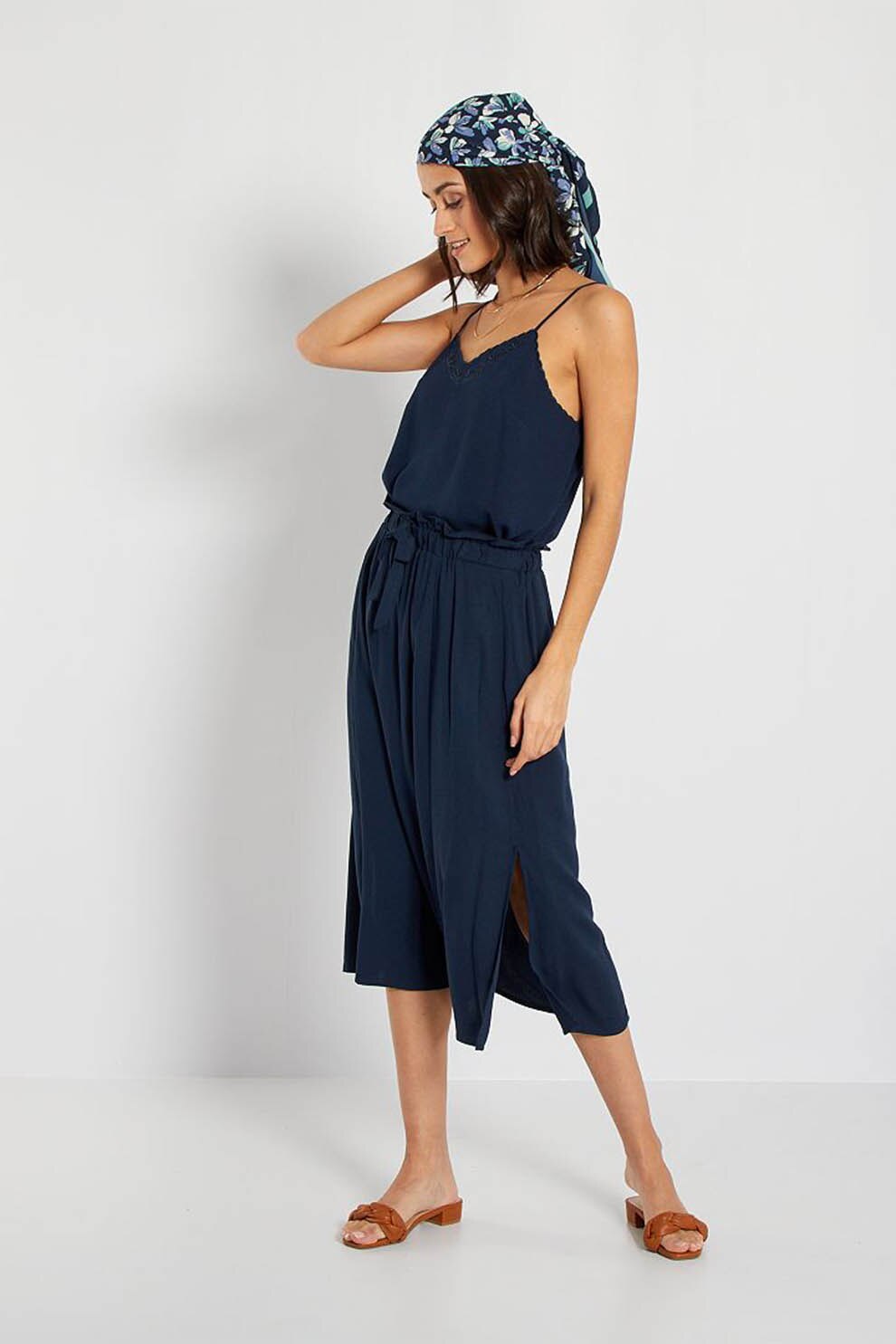 KIABI, Top cu decolteu in V si detalii brodate, Bleumarin