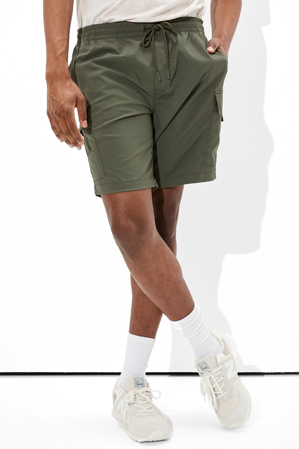 American Eagle, Pantaloni scurti cargo cu snur in talie, Verde sparanghel