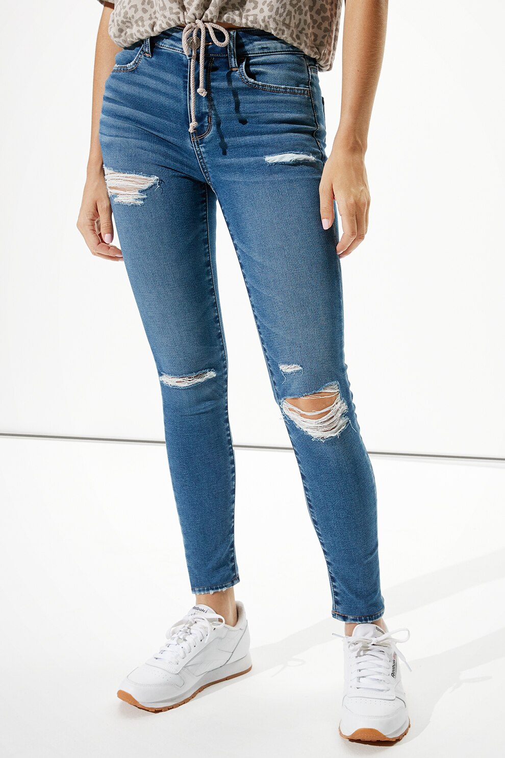 American Eagle, Blugi cu talie inalta si detalii deteriorate, albastru inchis/alb