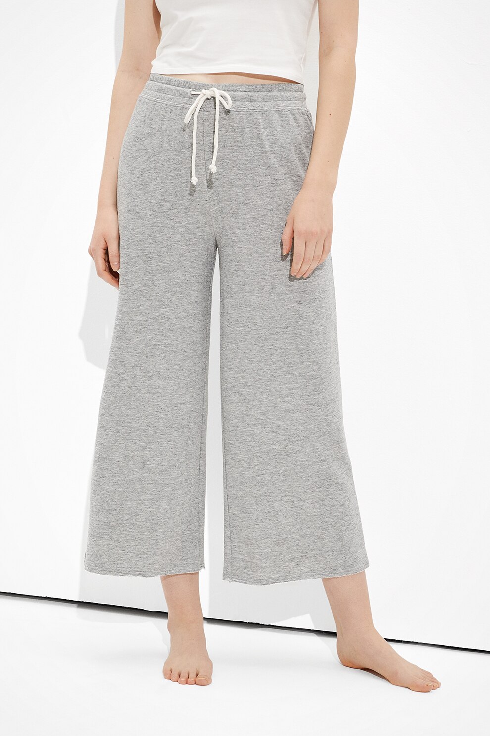 American Eagle, Pantaloni sport cu croiala ampla si snur, Gri melange