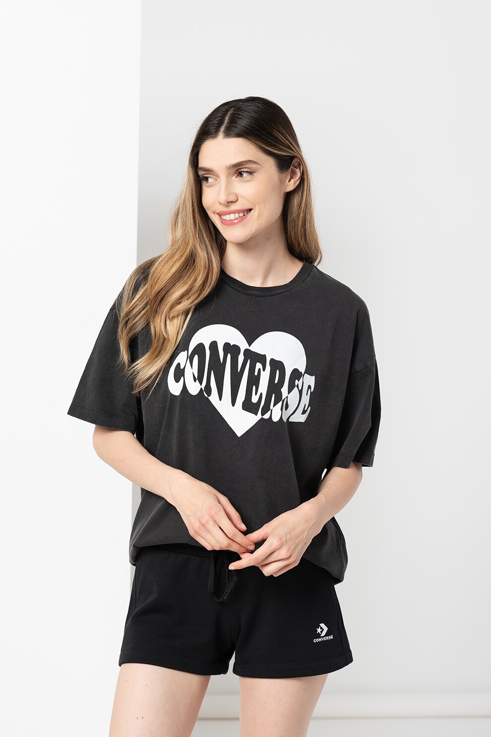 Converse, Tricou supradimensionat cu imprimeu logo Sunwashed, Negru stins/Alb