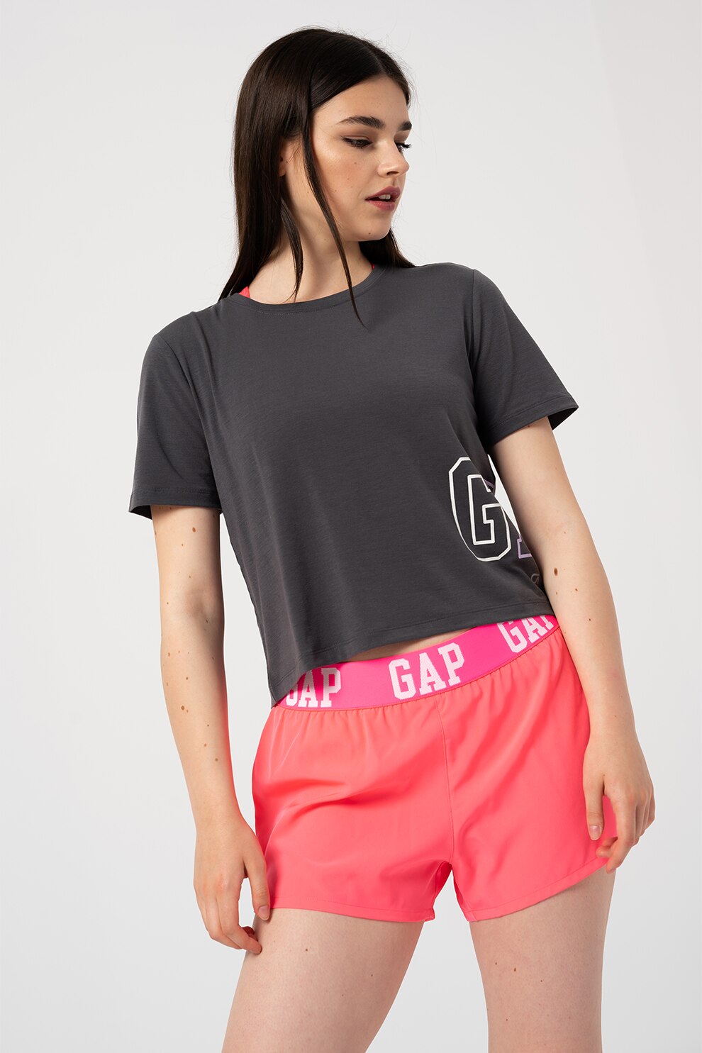 GAP, Tricou crop cu imprimeu logo lateral, Gri antracit/Lila/Verde menta