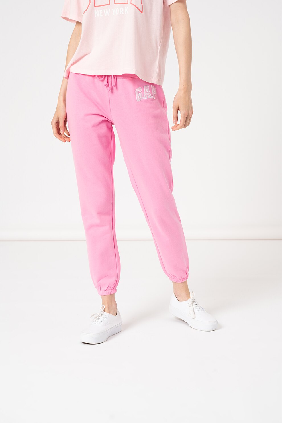 GAP, Pantaloni sport cu logo brodat, Roz/Alb