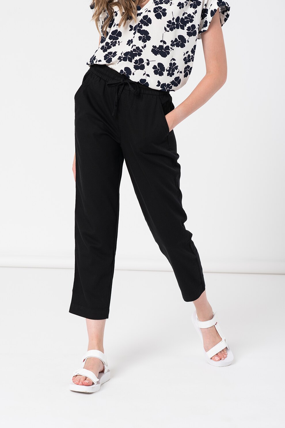 GAP, Pantaloni jogger crop cu snur de ajustare in talie, Negru