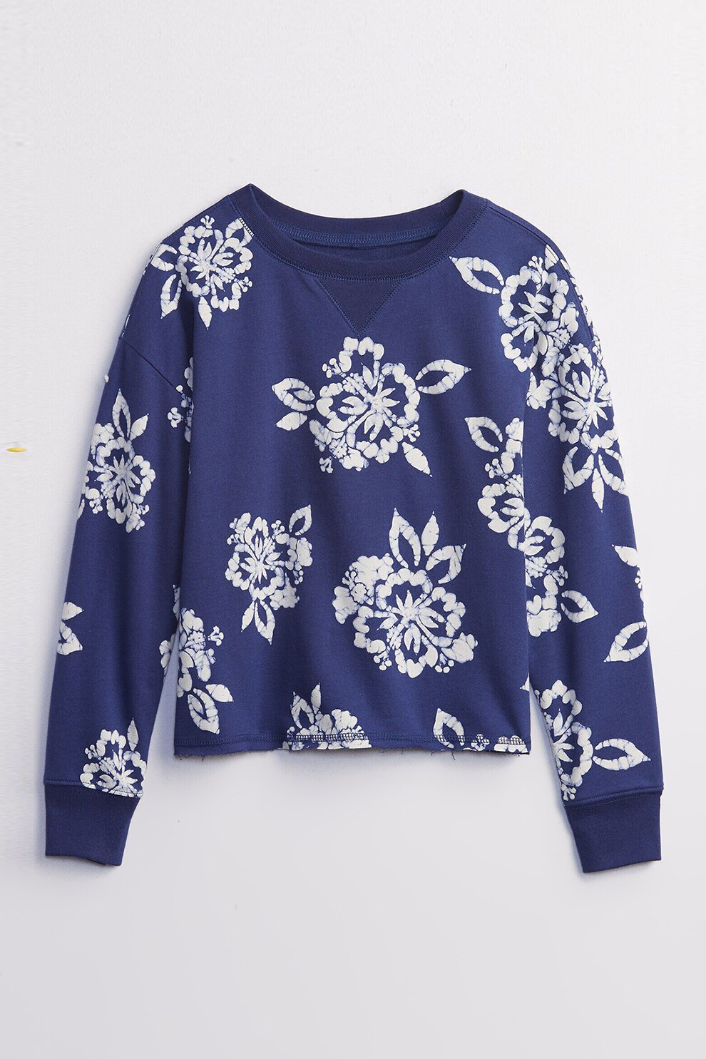 GAP, Bluza sport cu imprimeu si terminatie nefinisata, albastru inchis/alb