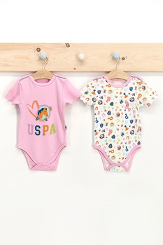 U.S. Polo Assn., Set de body-uri cu imprimeu - 2 piese, Roz/Alb, Standard U.S. Polo Assn., Set de body-uri cu imprimeu - 2 piese, Roz/Alb, Standard