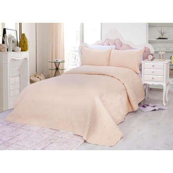 Set cuvertura pat 220x240 si 2 fete perna 50/70 cm , Culoarea Cream Set cuvertura pat 220x240 si 2 fete perna 50/70 cm , Culoarea Cream