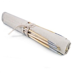 Acuarele, pensule si blocuri de desen