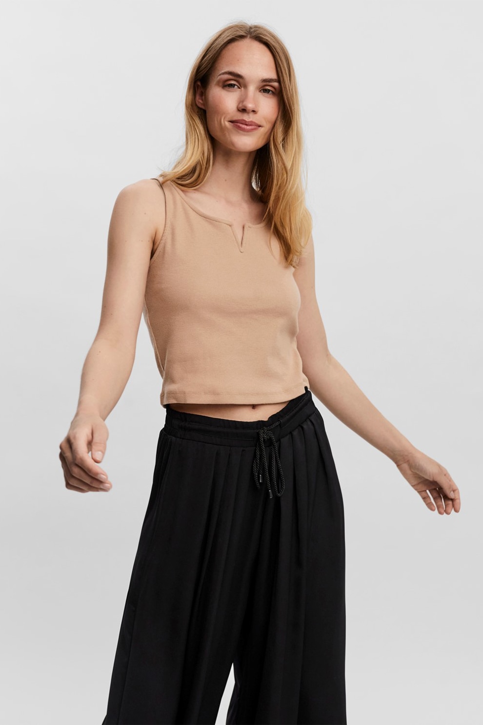 Vero Moda, Top crop din amestec de bumbac organic cu striatii Harriet, Bej