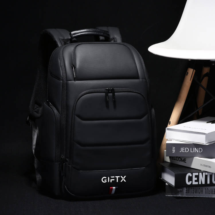 Rucsac laptop GIFTX CENTRO, ghiozdan laptop 17" cu extensie si USB extern, 46x31cm