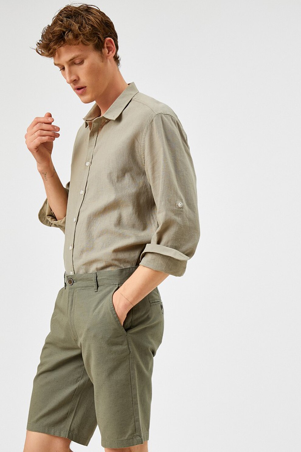 KOTON, Bermude chino din amestec de in, Verde militar