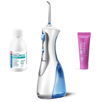 Set Irigator Dus bucal portabil Waterpik WP 450 cu 1 apa de gura Curaprox Perio+ de 100ml si 1 pasta de dinti Curaprox Be You Candy Lover roz de 10ml Set Irigator Dus bucal portabil Waterpik WP 450 cu 1 apa de gura Curaprox Perio+ de 100ml si 1 pasta de dinti Curaprox Be You Candy Lover roz de 10ml