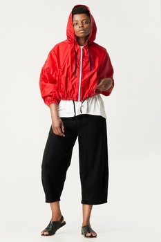 Antonia M, Jacheta usoara cu gluga si maneci cazute, Rosu Antonia M, Jacheta usoara cu gluga si maneci cazute, Rosu